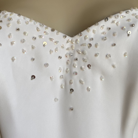 Raylia Designs Wedding Dress. *NEW* - Picture 3 of 13